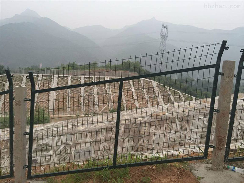 通線2012-8001防護(hù)柵欄 通線2012-8001防護(hù)柵欄